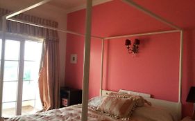 Sunny Suites Golf And Free Parking Guest House